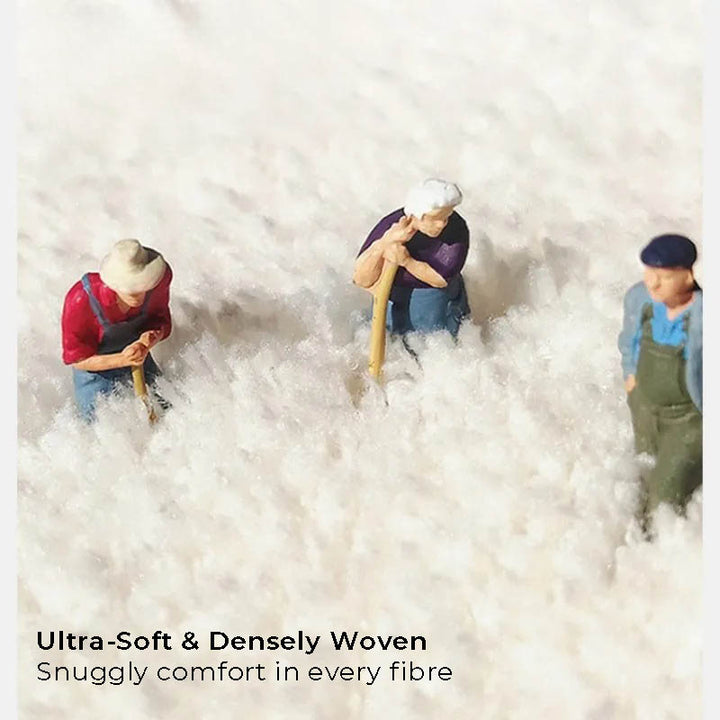 Close-up of the ultra-soft rug for kids, dense polyester fibers, highlighting its cozy and comfortable texture.